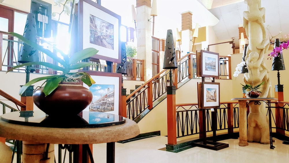 Grand Tropic Suites Hotel Surabaya 24/29