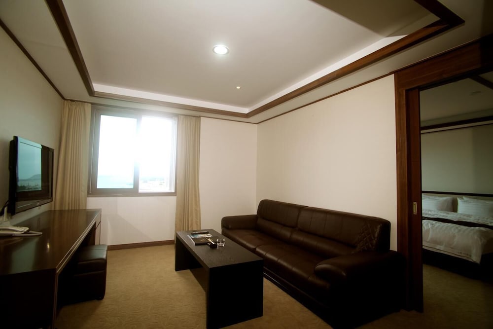 Narsha Hotel 35/53