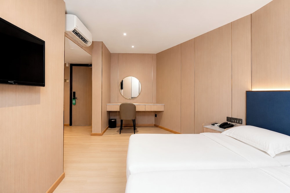 Ming Star Hotel 36/64
