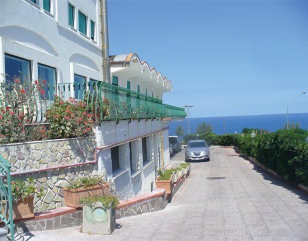 Hotel Bellevue Del Golfo 8/50