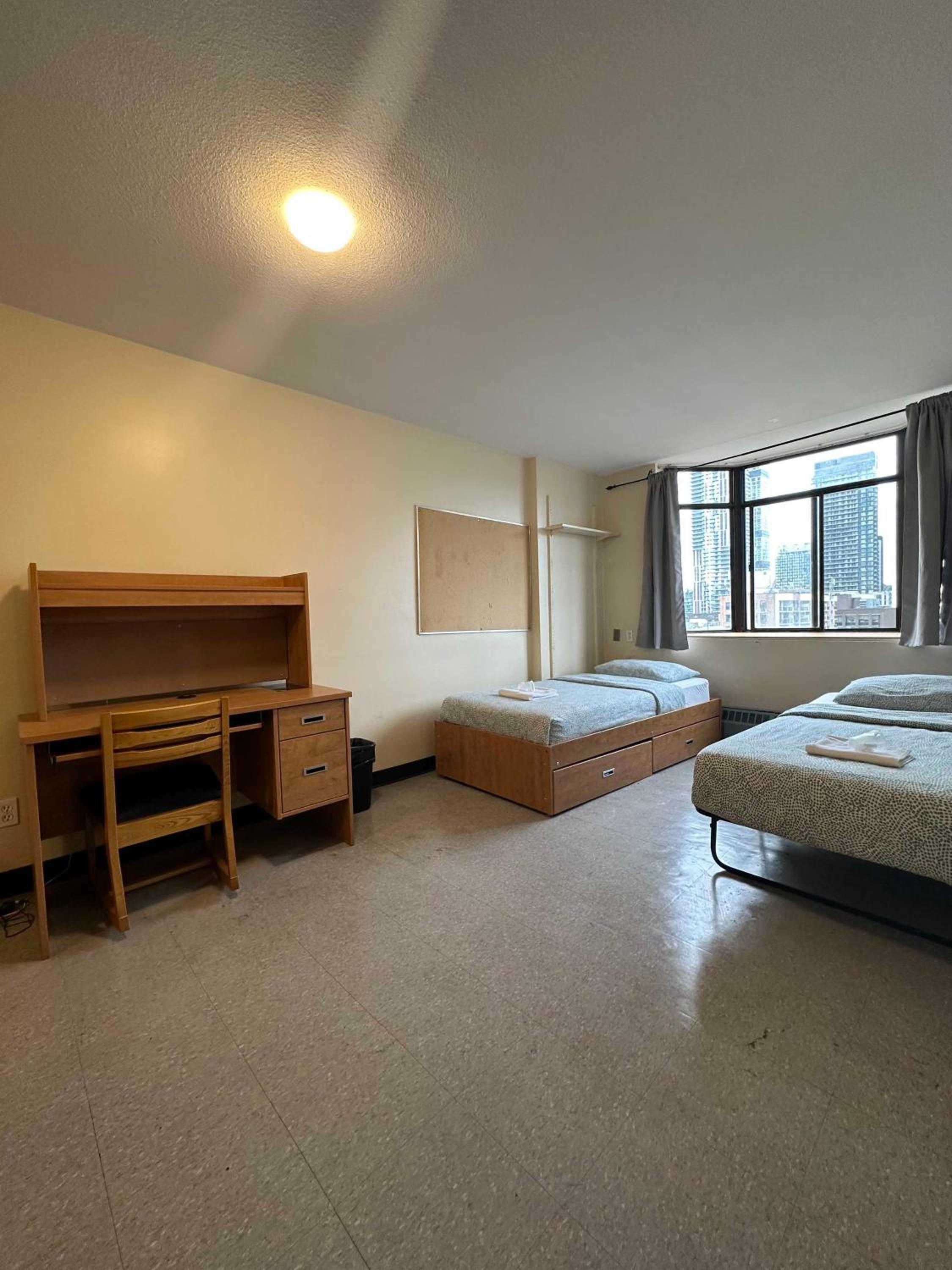 Neill-Wycik Backpackers Hotel 13/31