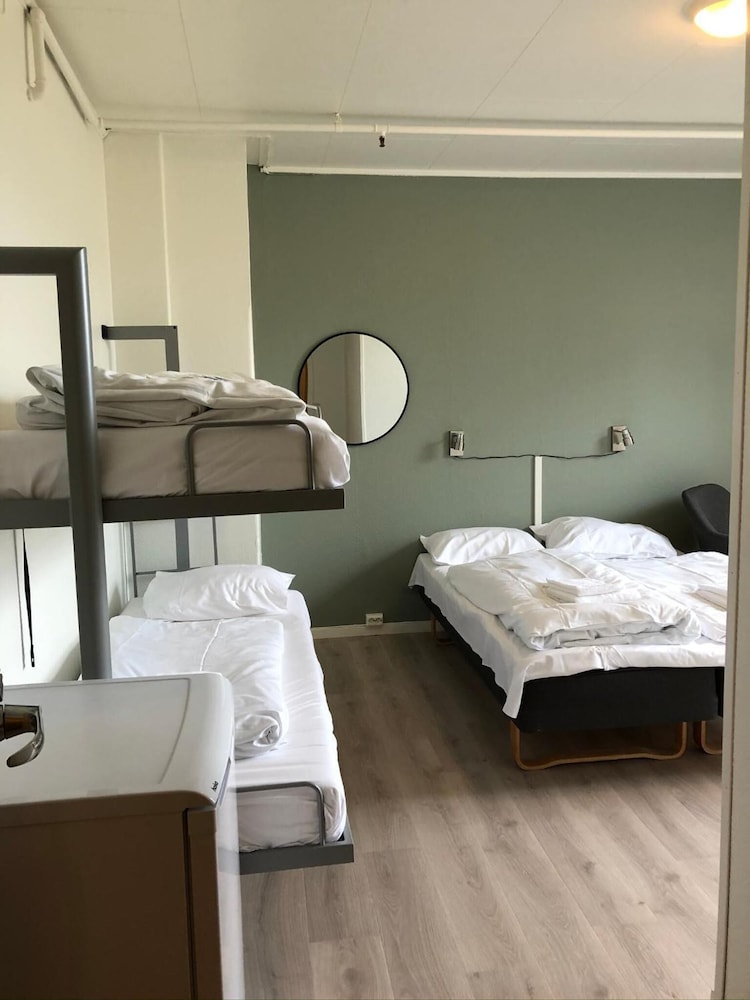 Ami Hotel 13/50