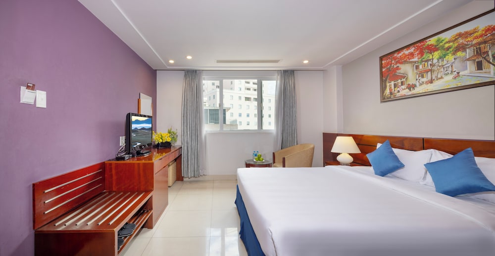 PREMIUM, DELUXE, DOUBLE BED