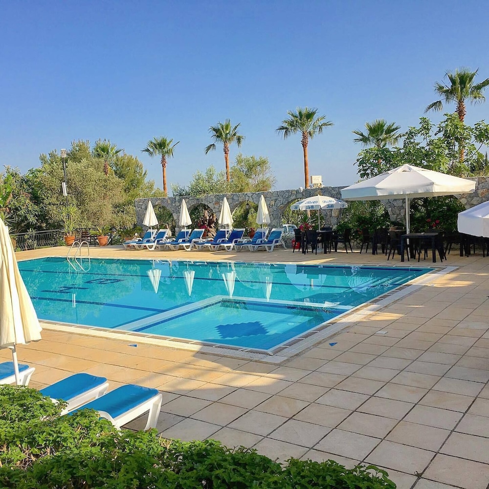 BARE HILL HOLIDAY VILLAGE 23/44