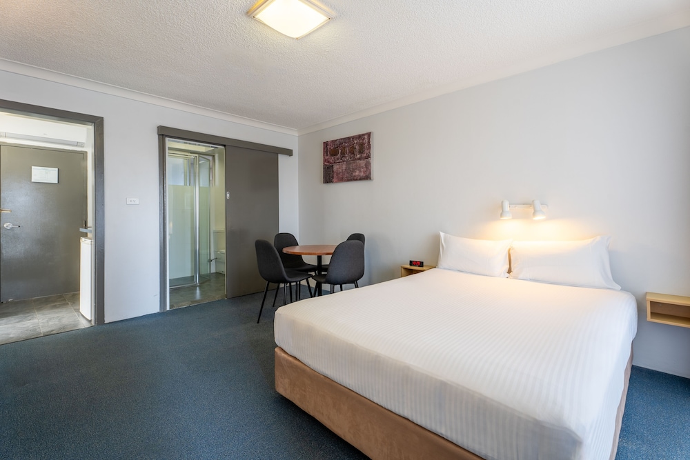 PORT ALOHA MOTEL 24/64