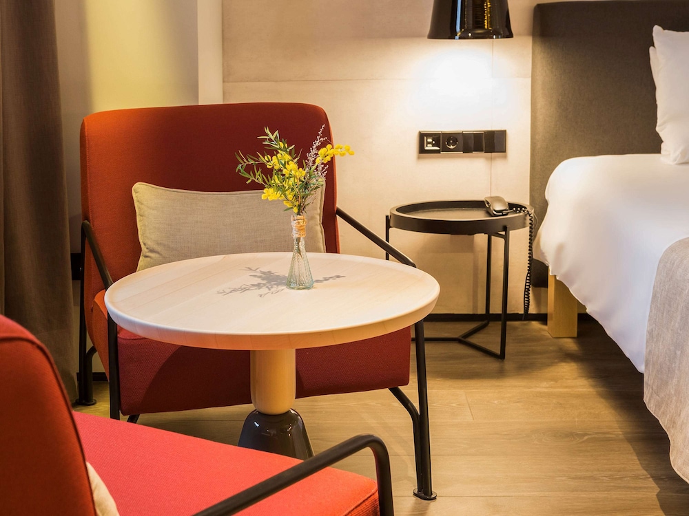 Novotel Sevilla 63/77