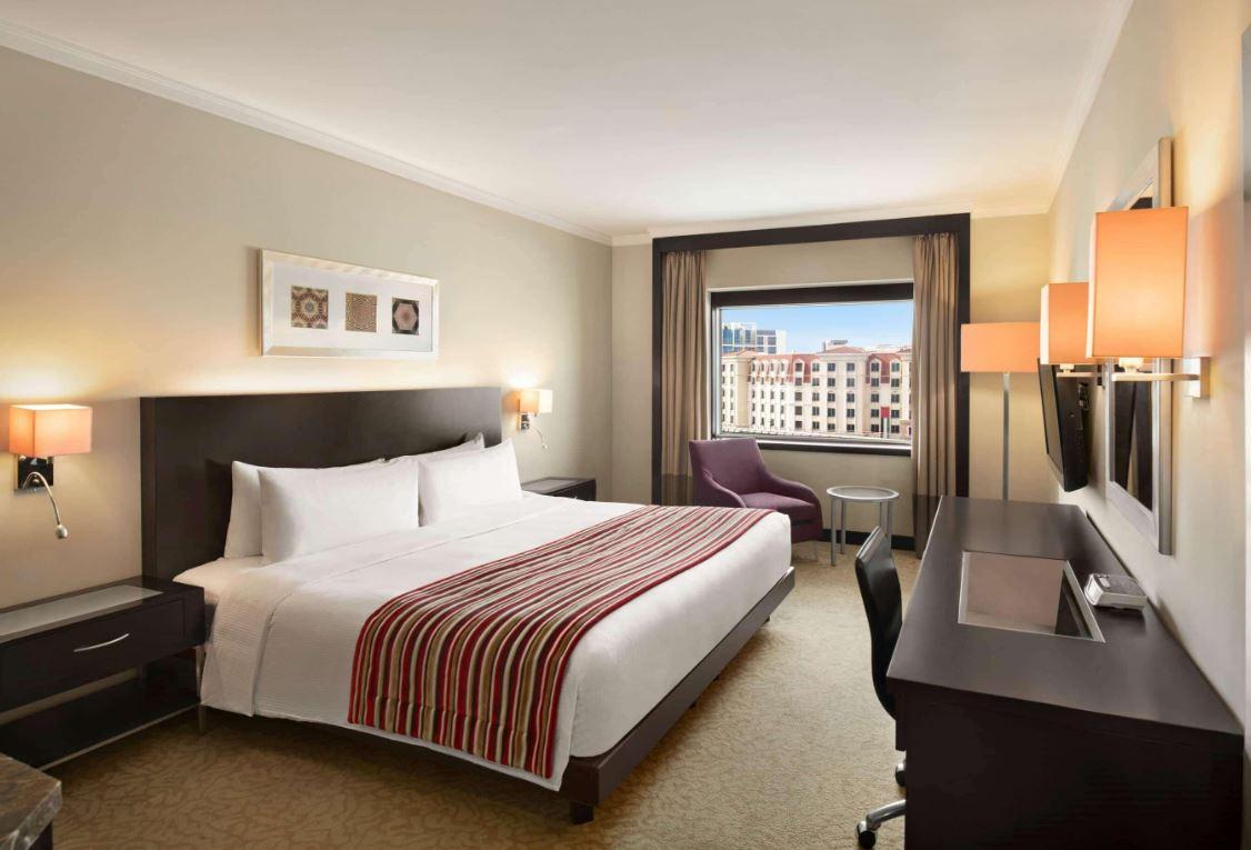 Deluxe, Double Bed