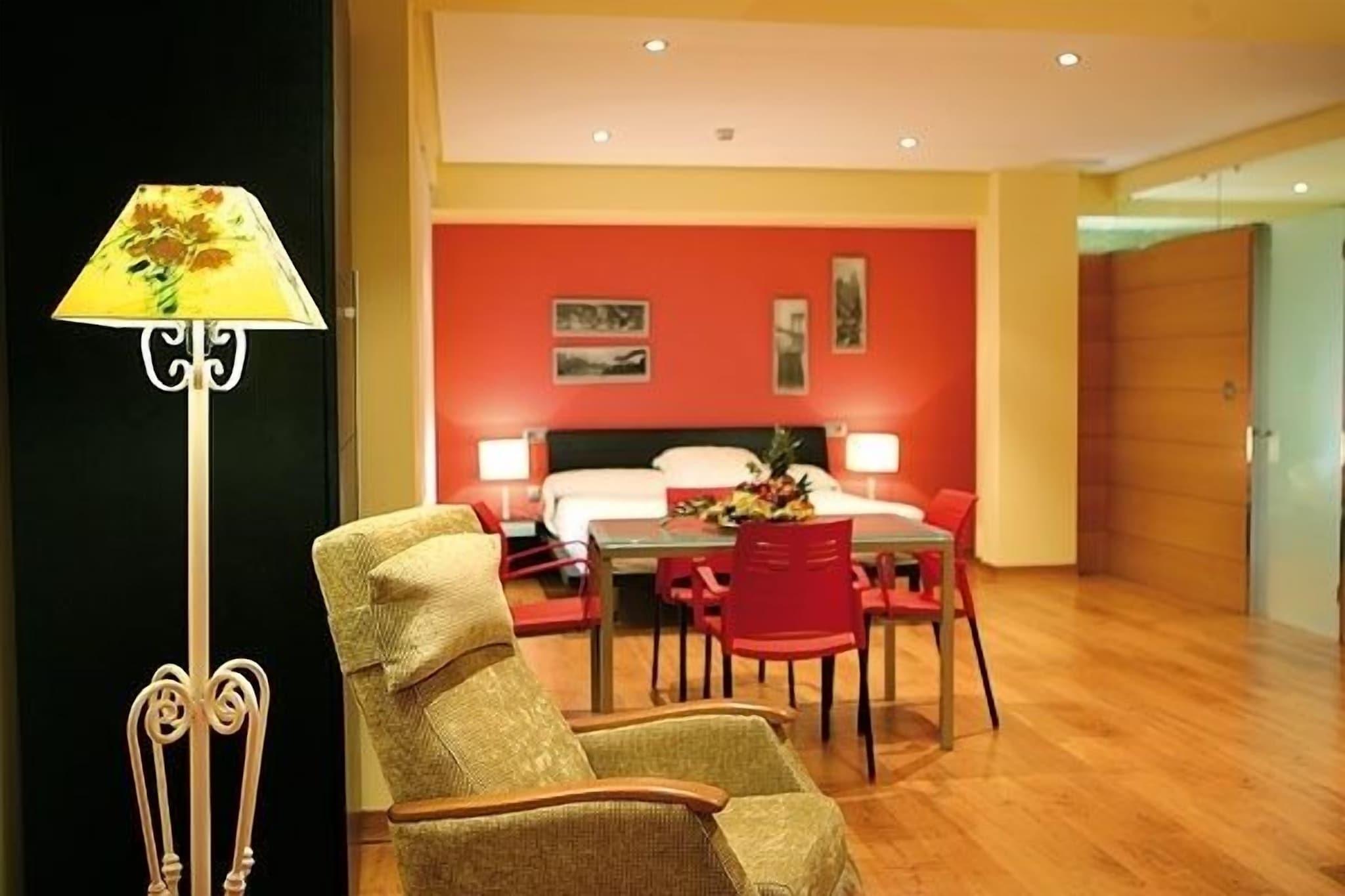 APARTAMENTOS TURISTICOS CAITAS SUITE 14/20