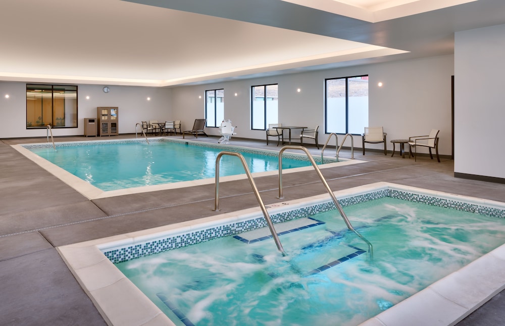 Hyatt Place Anchorage-Midtown 12/39