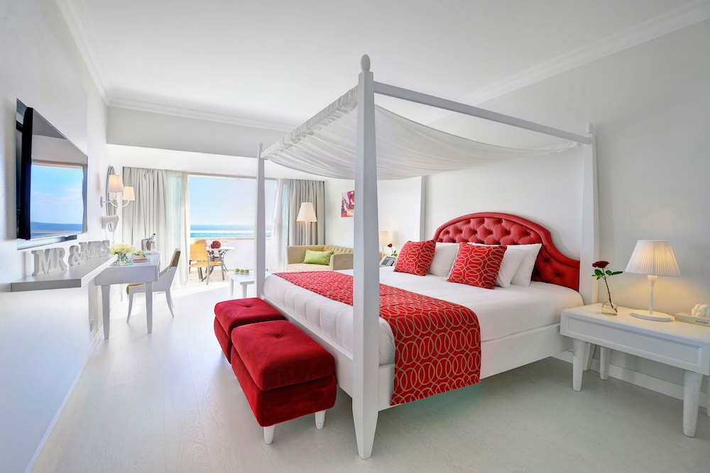 HONEYMOON, STUDIO, SUITE