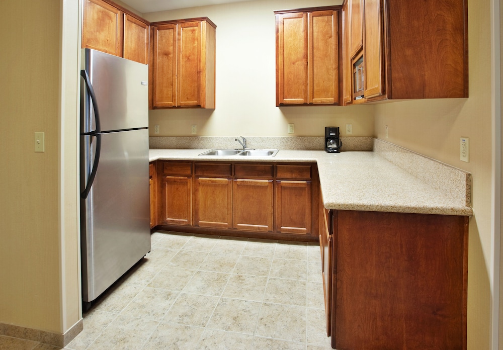 Holiday Inn Express Hotel Suites Willows 9/34