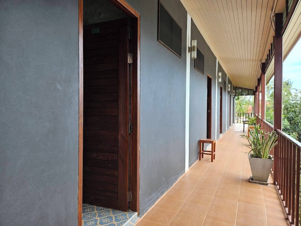 Araya Boutique Hotel 8/69