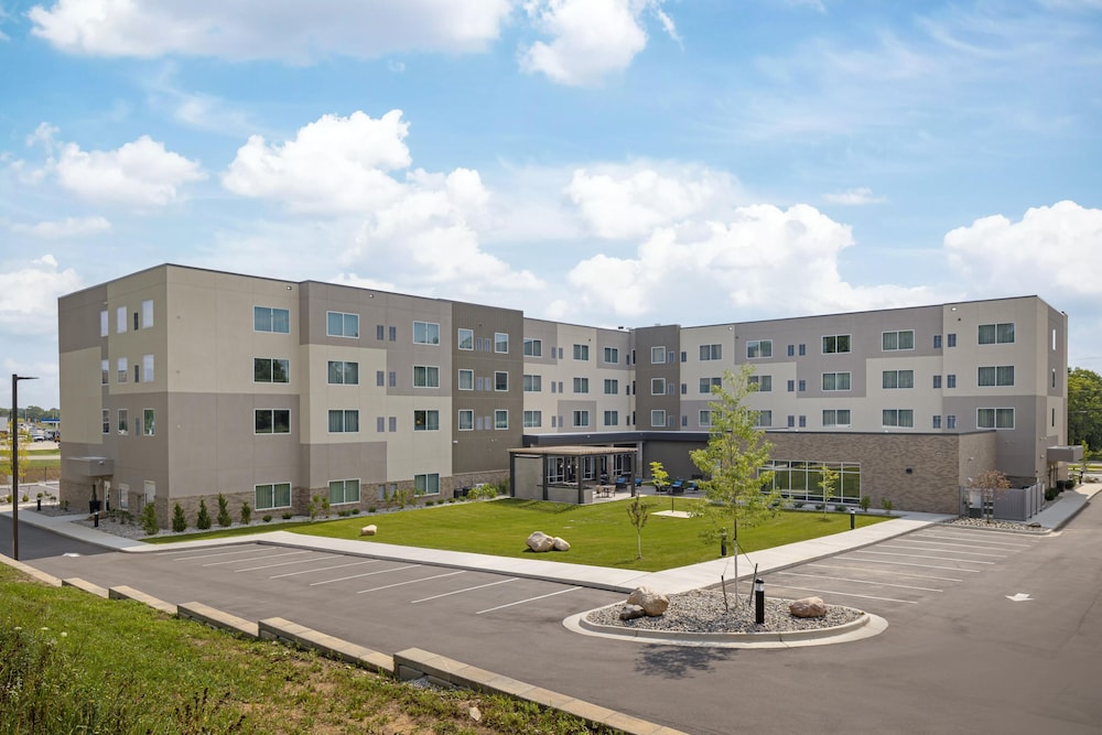 Homewood Suites by Hilton Walker Grand Rapids North 46/56