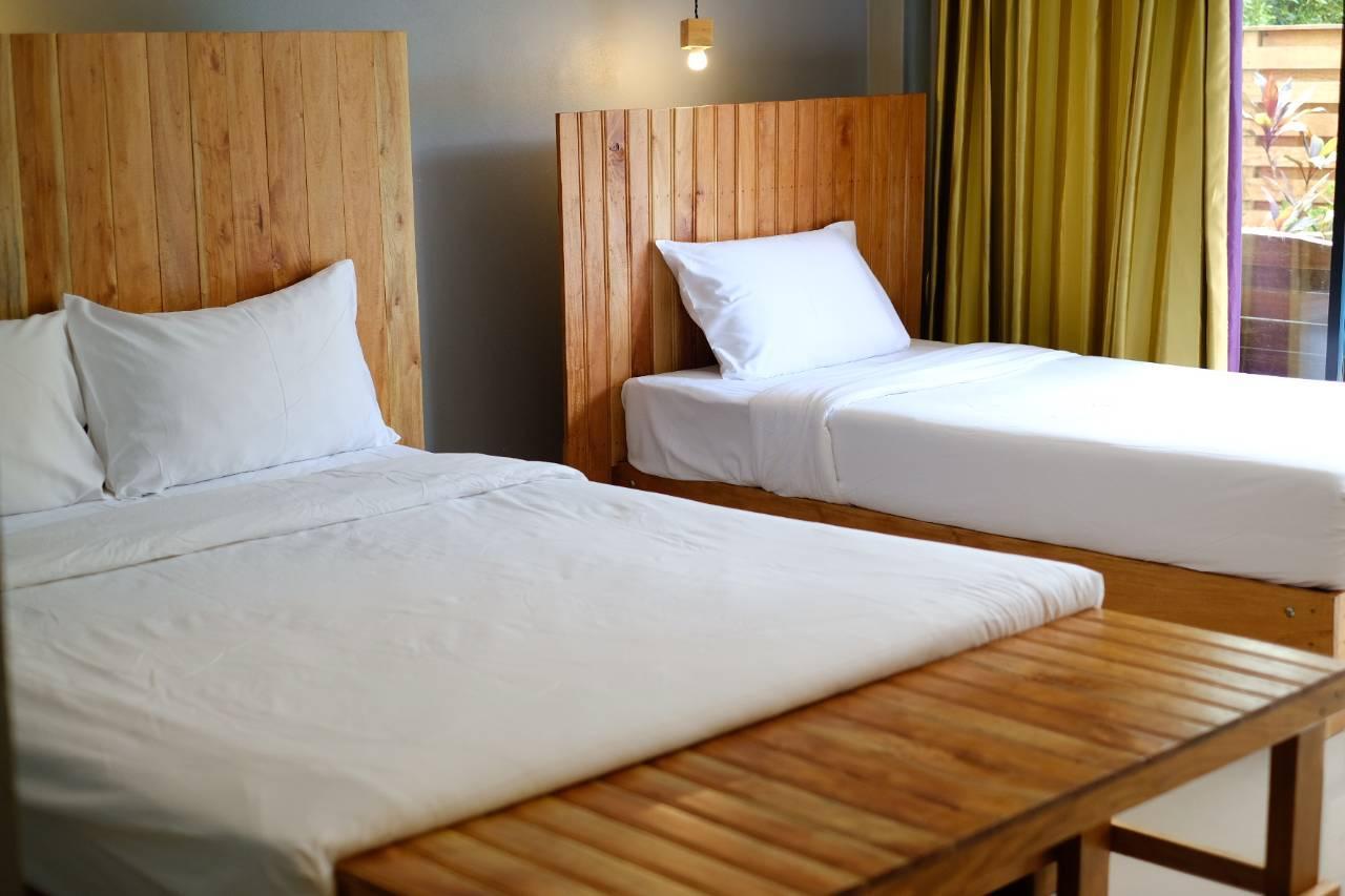 Room, 1 Queen and 1 Single Bed, Pool Access