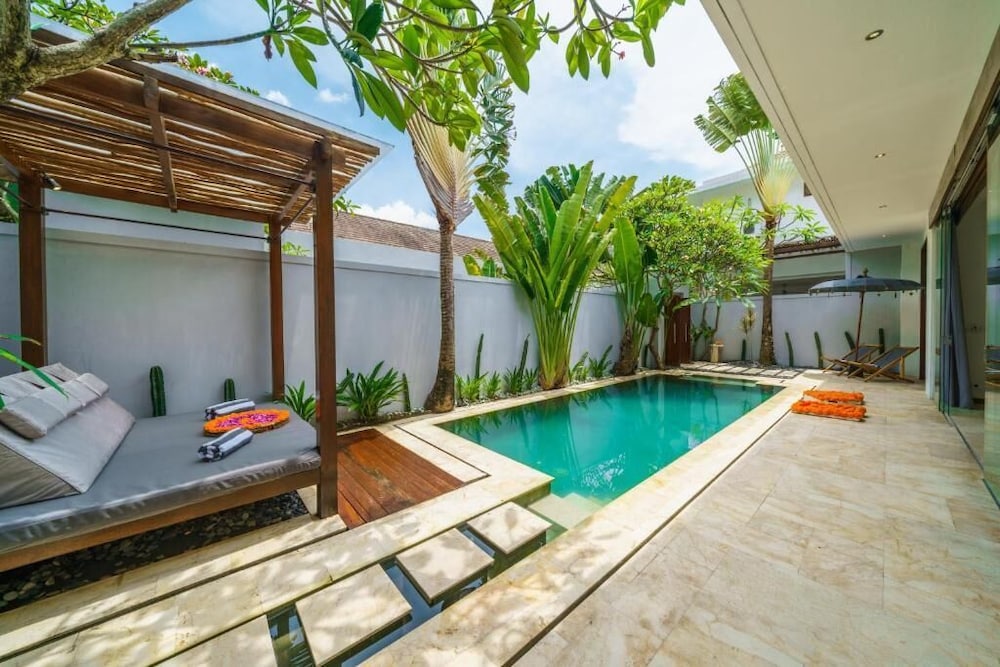 ANEMA VILLA SEMINYAK 66/73