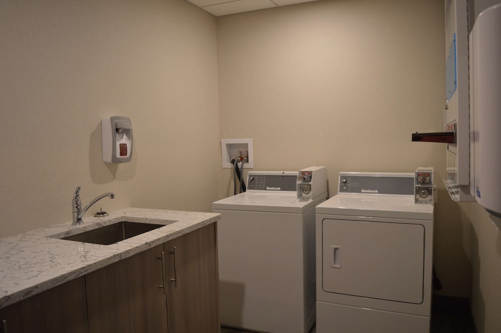 Best Western Plus Gateway to the Falls 12/26