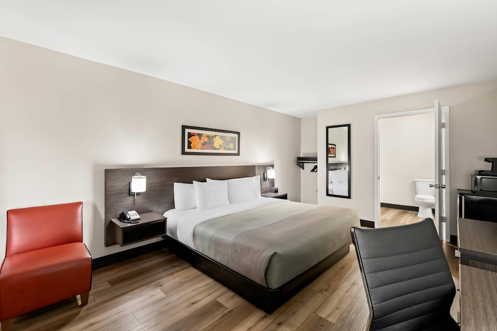 Quality Inn & Suites Dumas, AR 12/33
