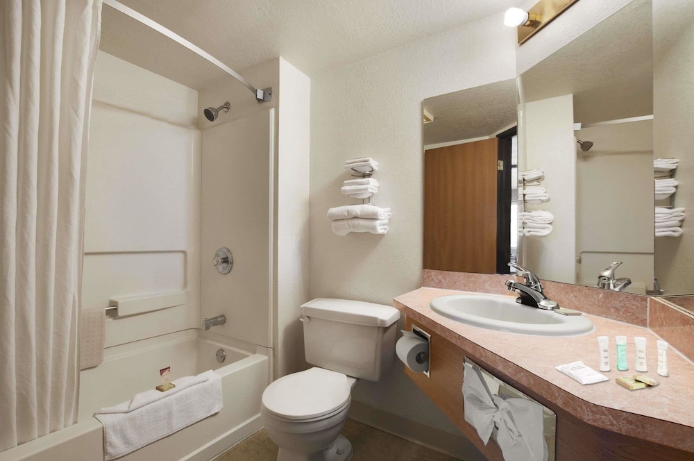 Super 8 By Wyndham Austin North/University Area 9/32