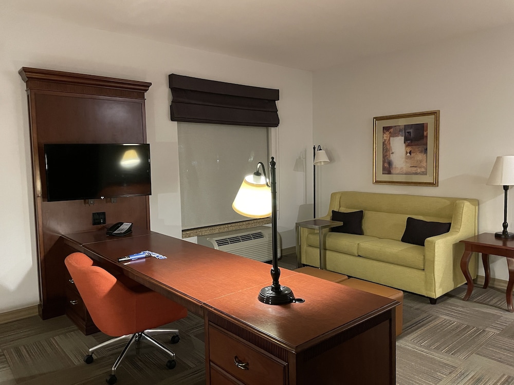 Hampton Inn & Suites Rifle 34/49