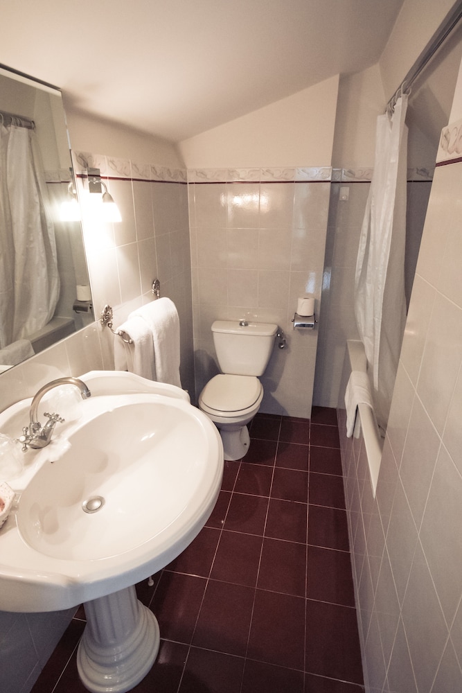 HOTEL LES ARMOIRIES 12/66