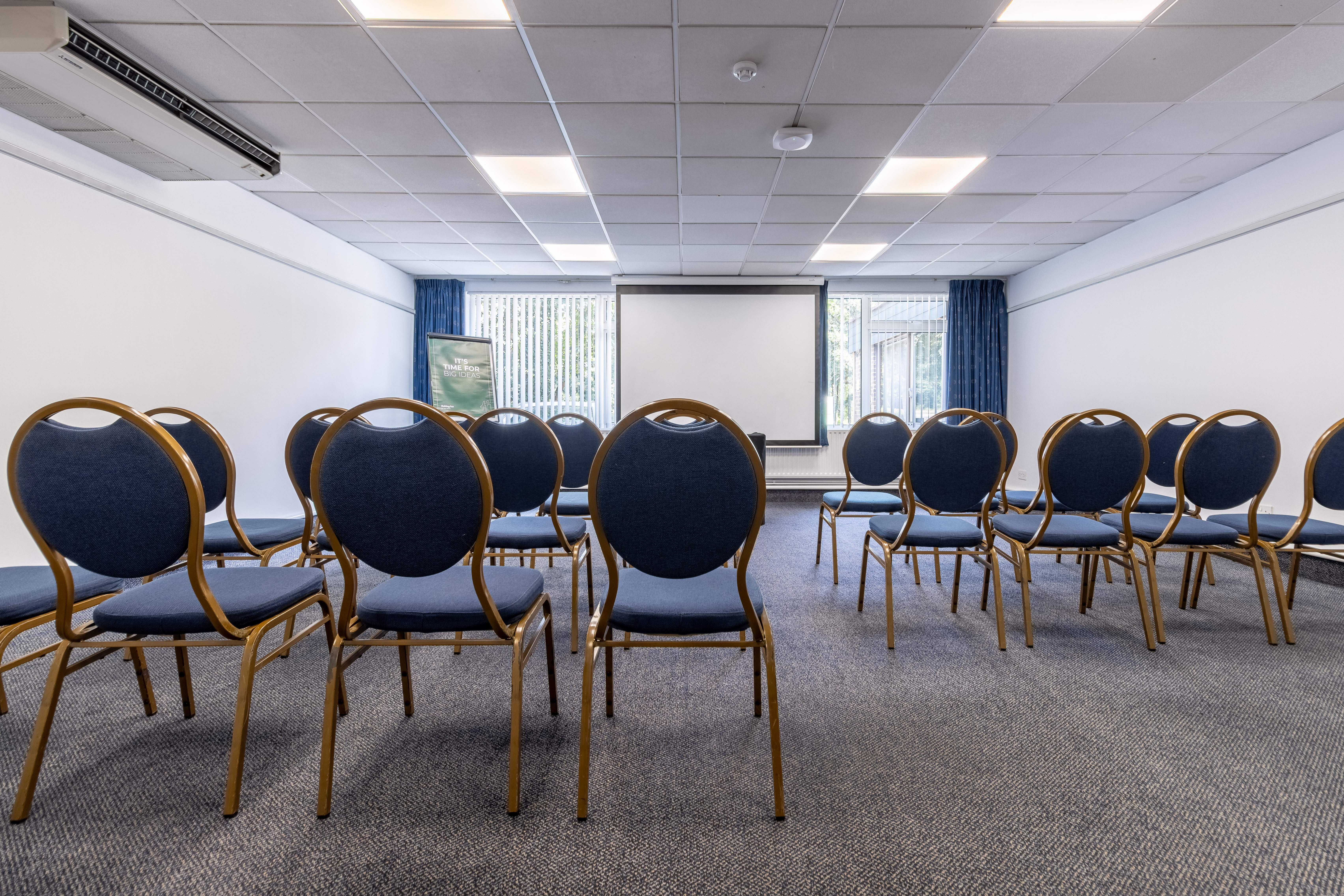 Holiday Inn Newport 34/46