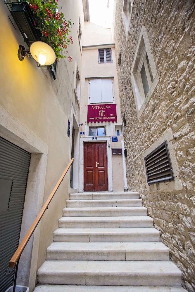 Heritage Hotel Antique Split 4/60