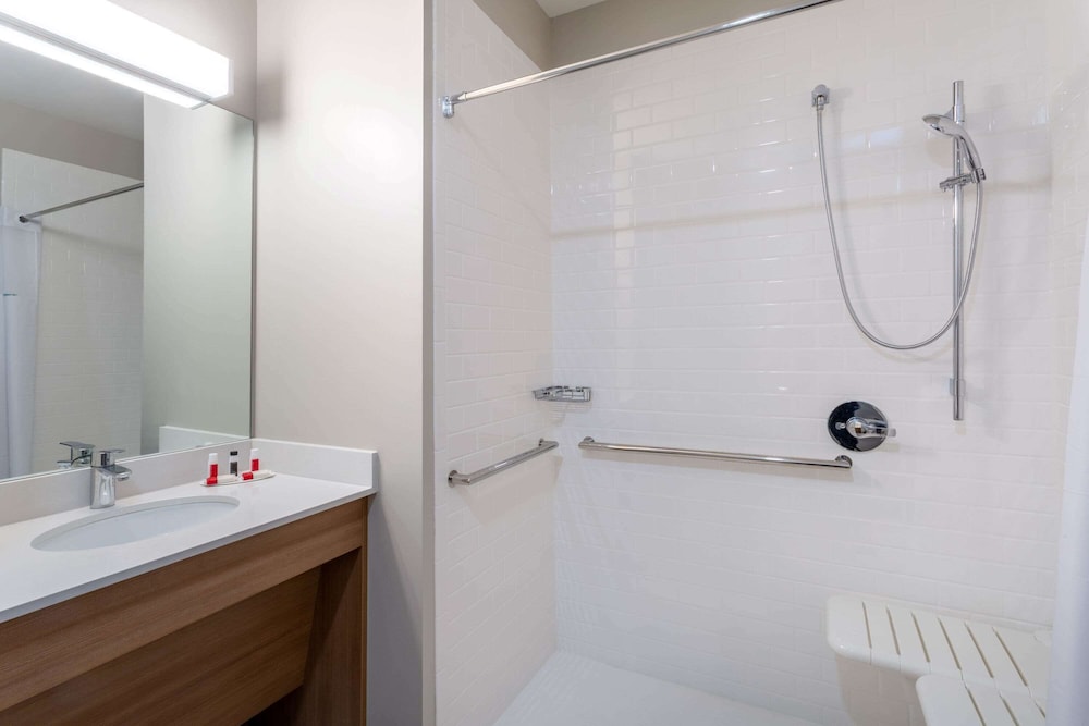 Microtel Inn & Suites by Wyndham Amsterdam 16/61