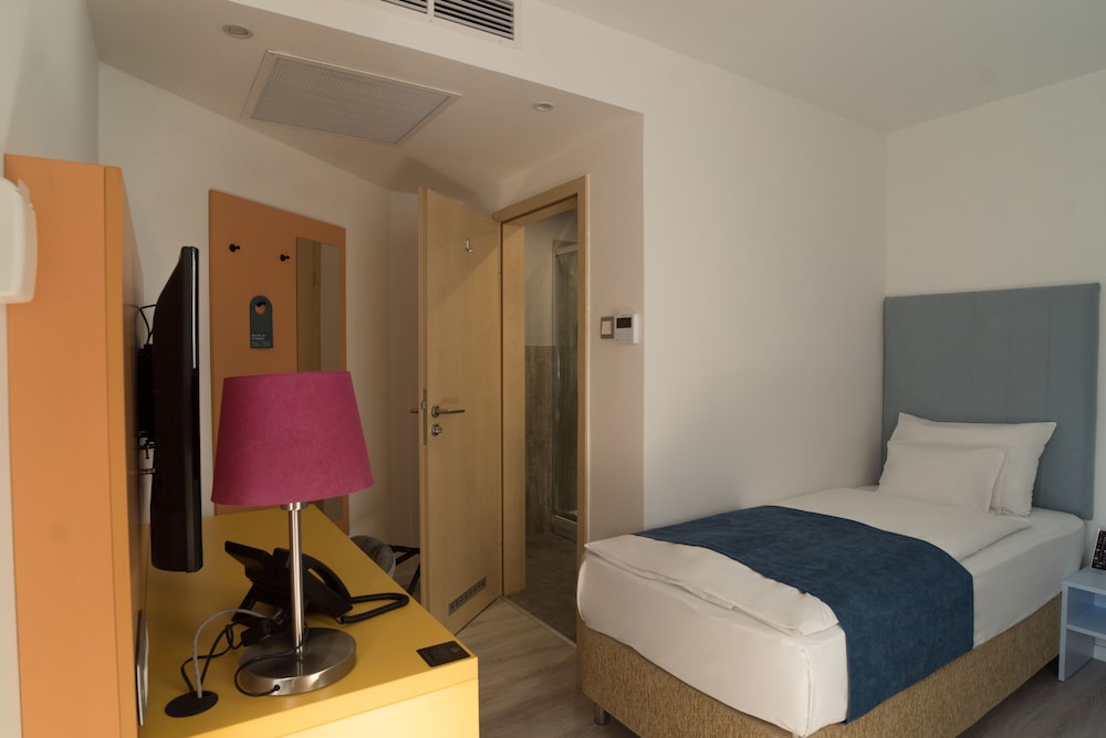CIVITAS BOUTIQUE HOTEL 24/79