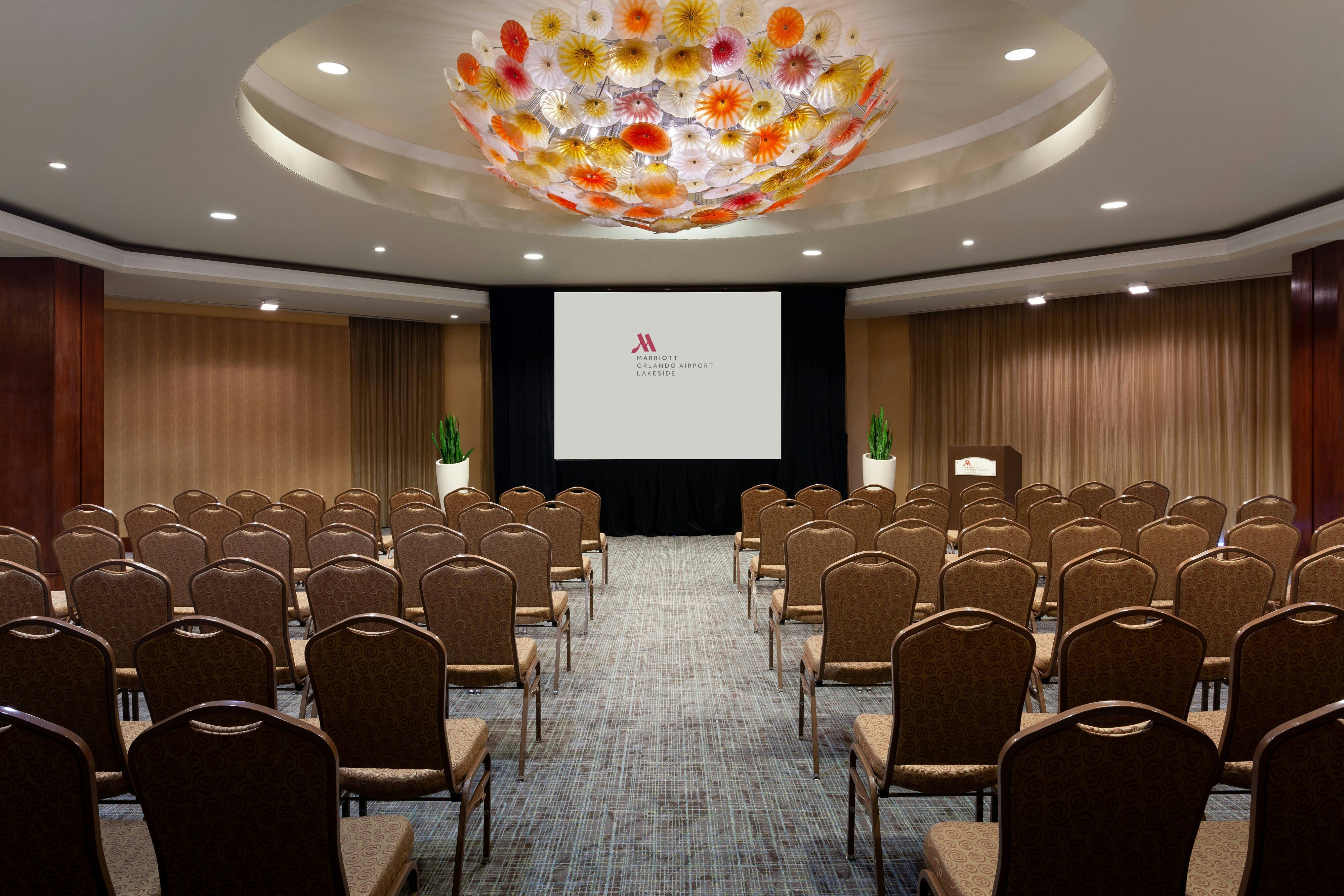 Orlando Airport Marriott Lakeside 44/58