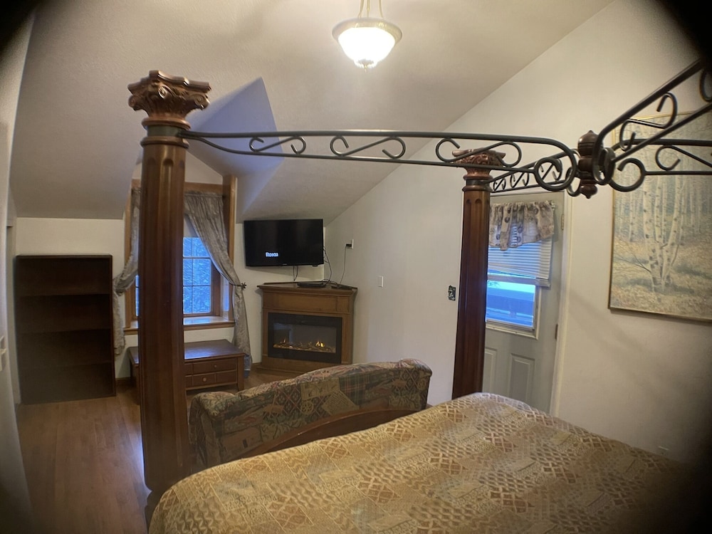7 Gables Inn Suites 16/50