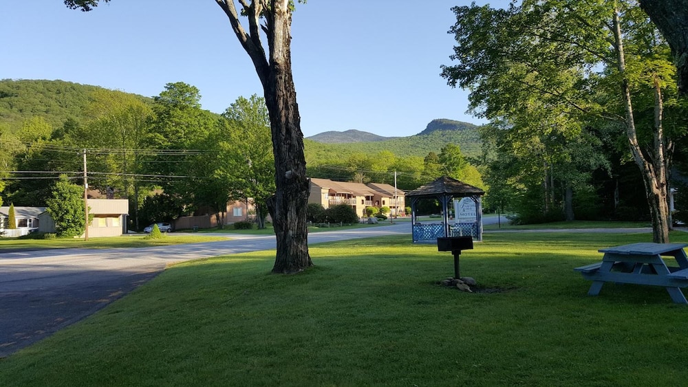 Franconia Notch Motel 20/38