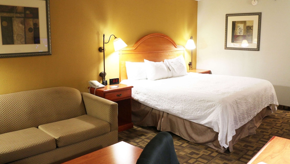 MainStay Suites Bourbonnais - Kankakee 17/47