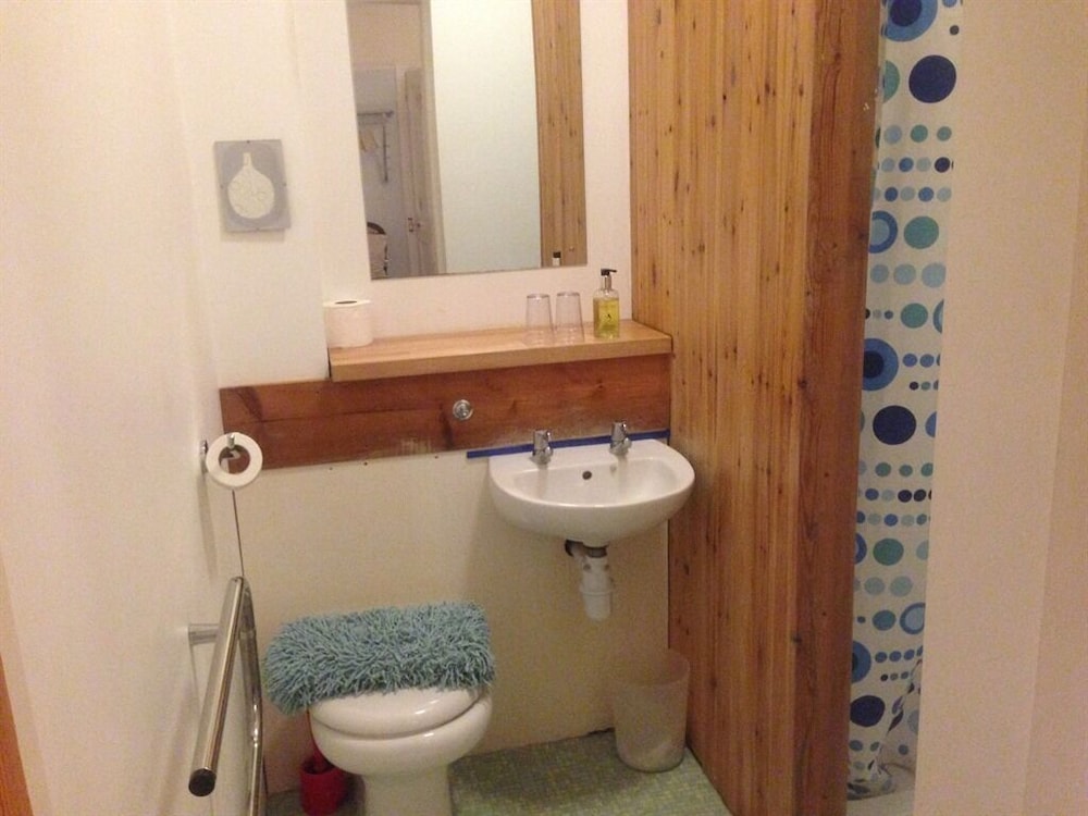 Old Church House B&B 20/20