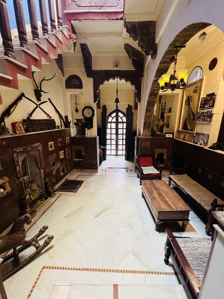 Juna Mahal 30/49