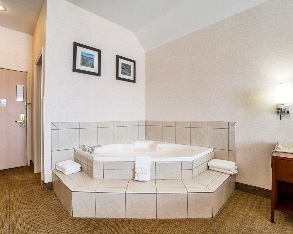 Comfort Inn Elko 15/33