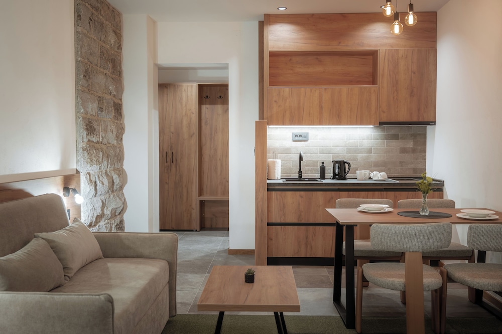 Angelina Apart Hotel&Spa Divcibare 65/83