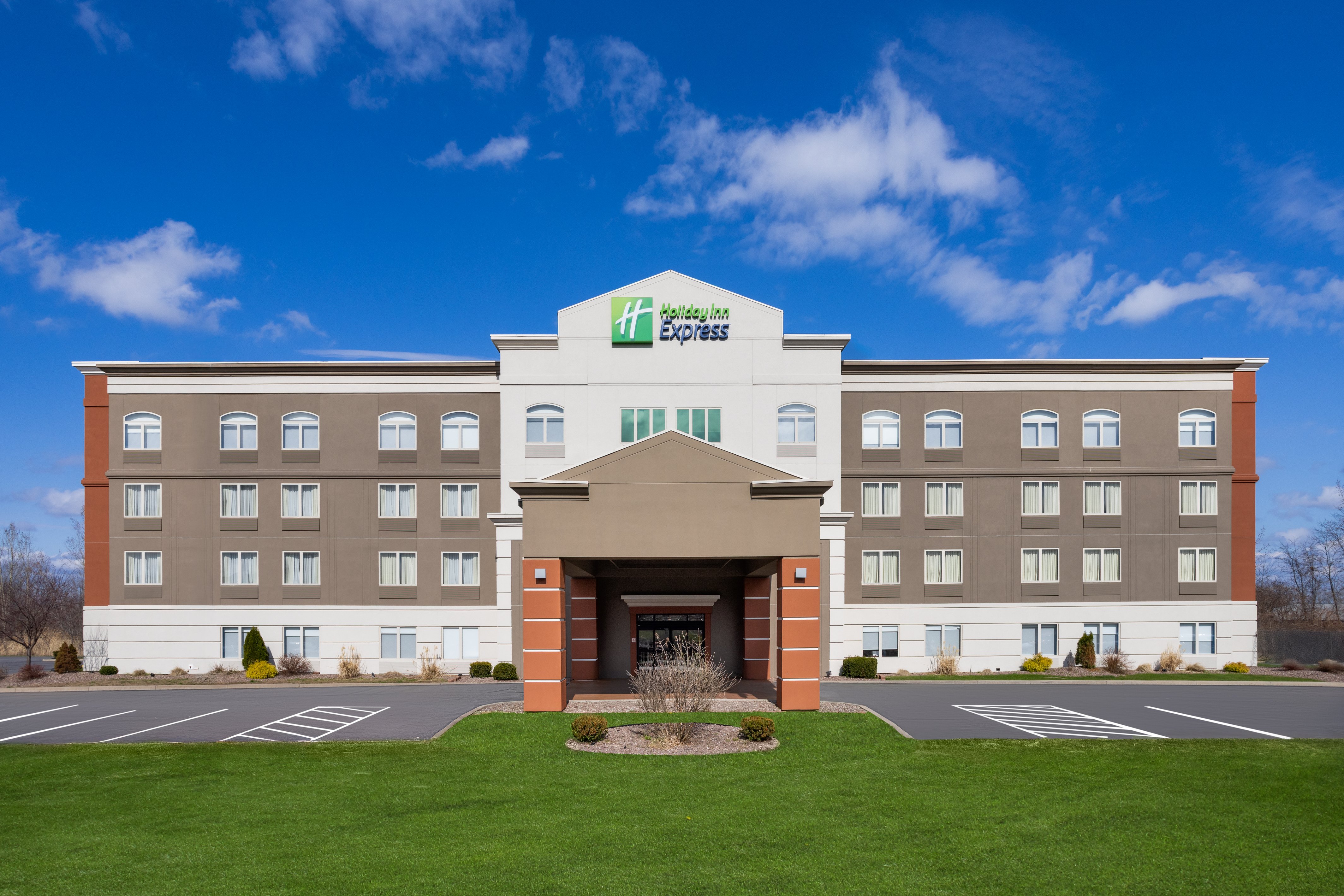 Holiday Inn Express Syracuse-Fairgrounds 72/75