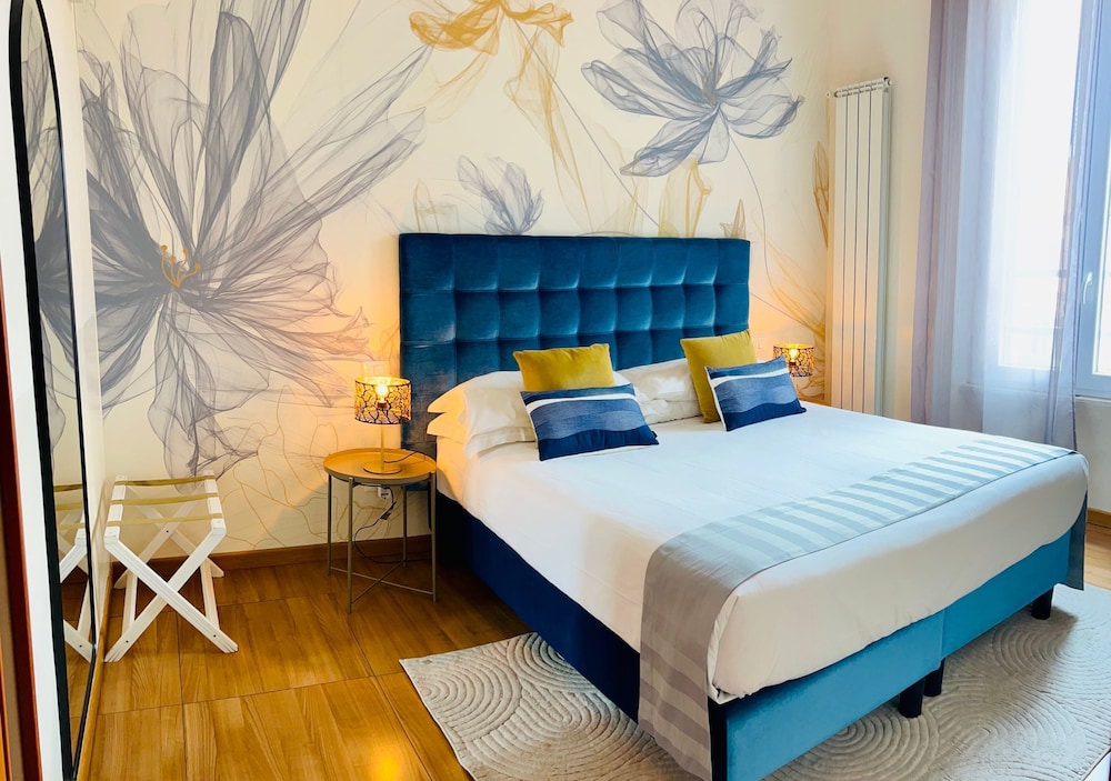 BON TON SUITE 22/49