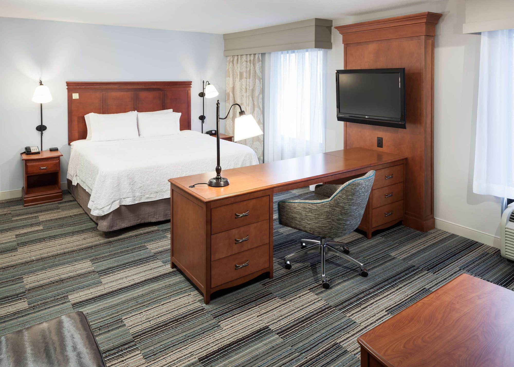 STUDIO, KING BED, ACCESSIBLE