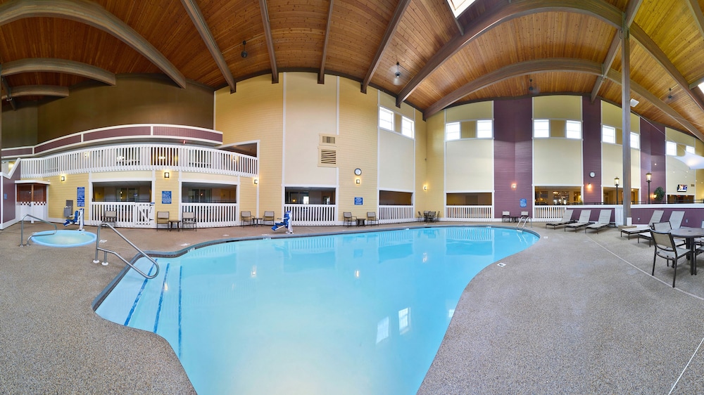Best Western Plus Steeplegate Inn 5/51