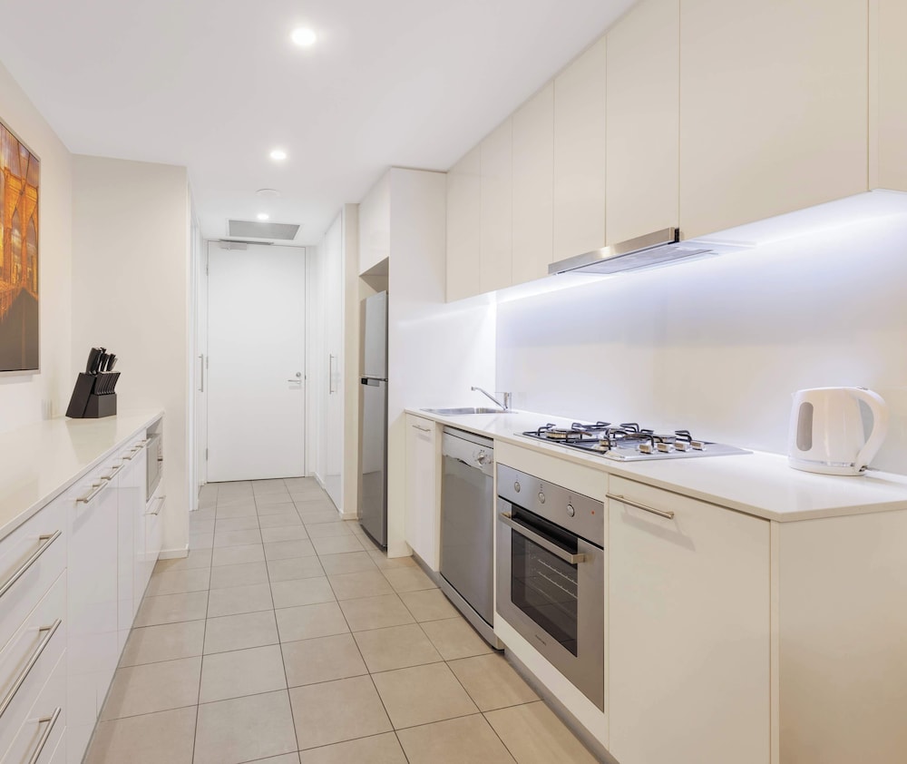 Oaks Melbourne Flemington Suites 46/46