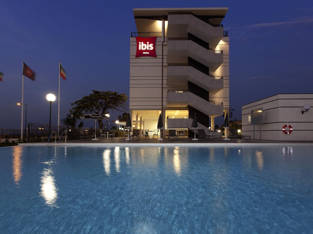 Ibis Bata 48/50