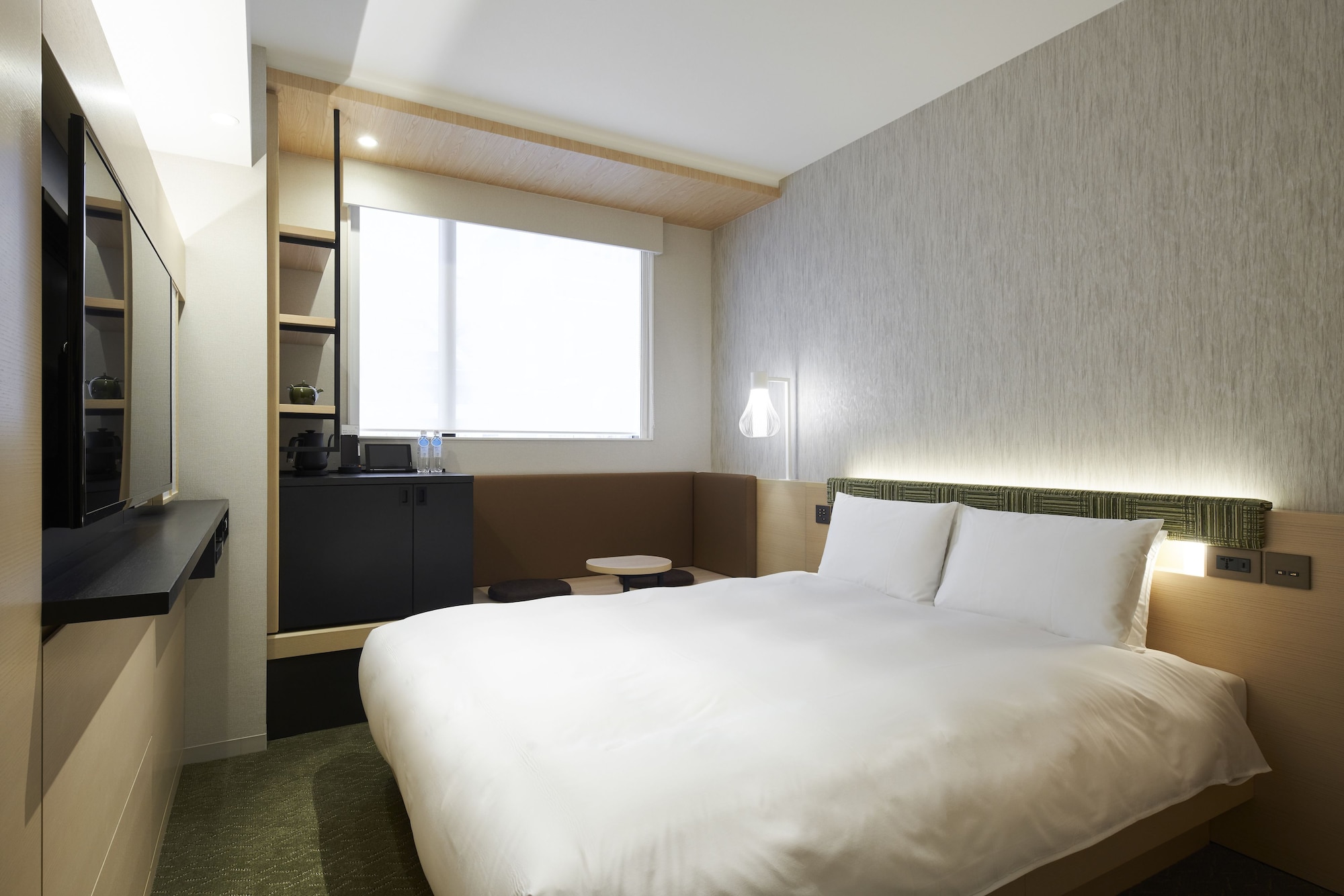 SUPERIOR, QUEEN BED