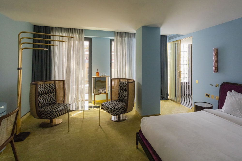 DELUXE, KING BED, TERRACE