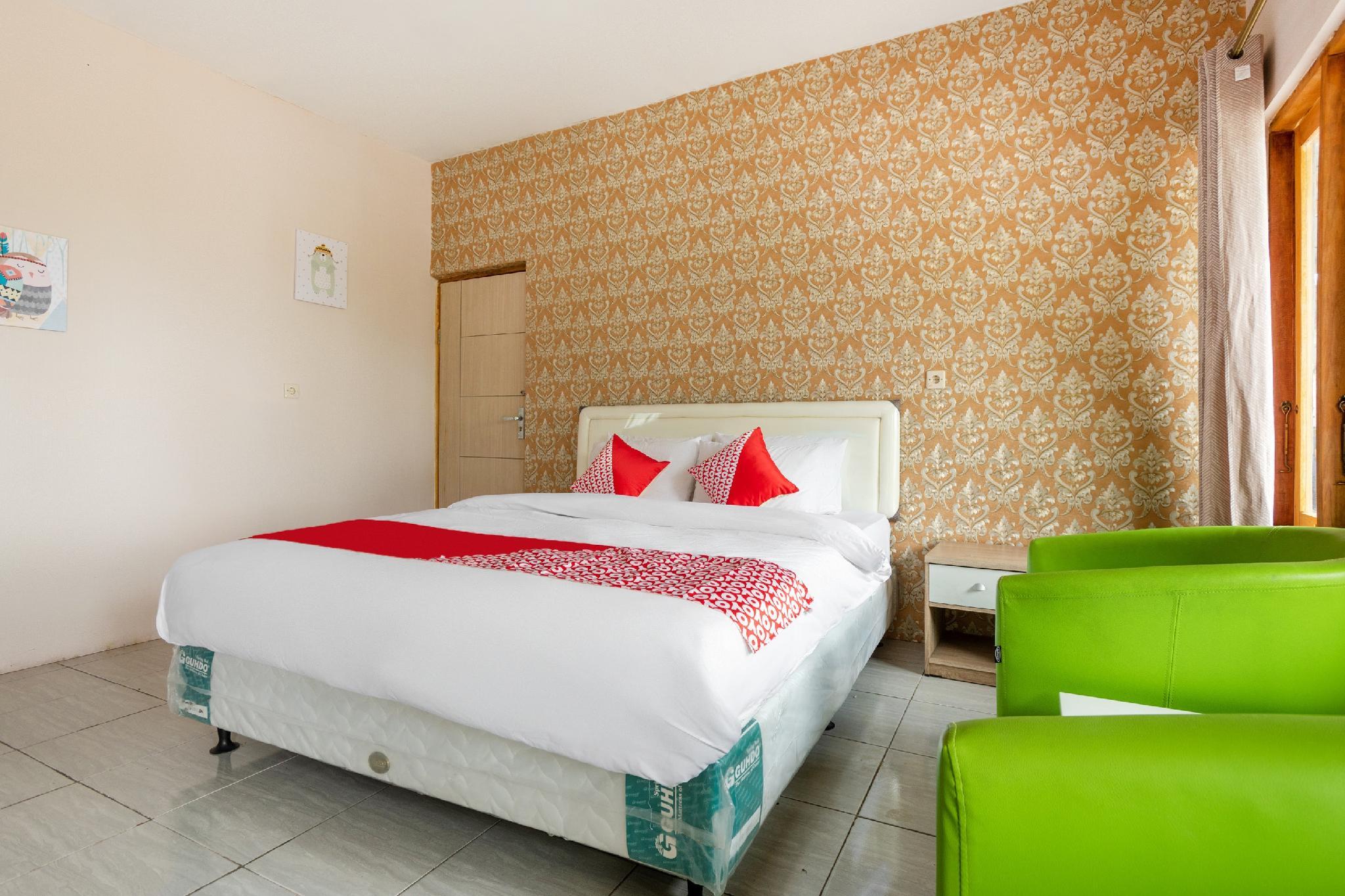 OYO 3040 D pineapple Villa 13/32