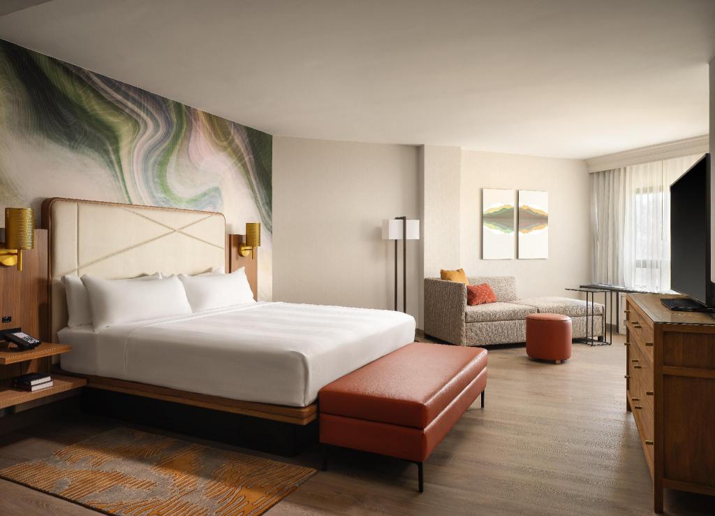 1 Bedroom, Executive, Suite, King Bed, Sofa