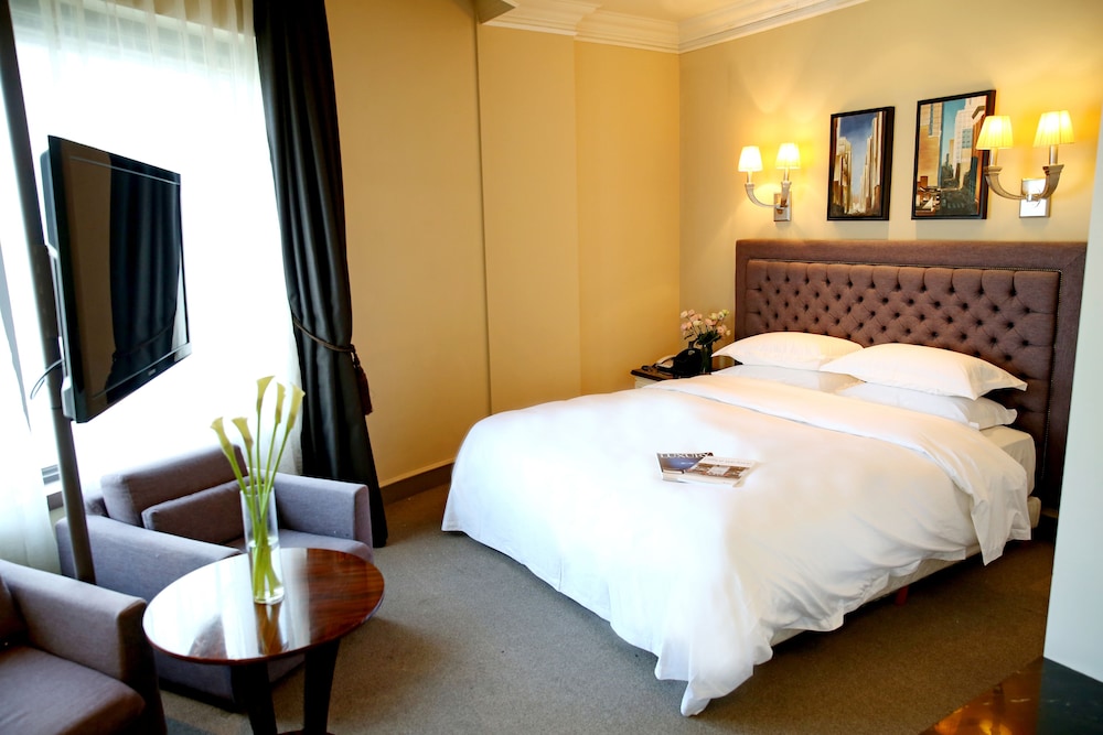 The Riverside Hotel 21/69