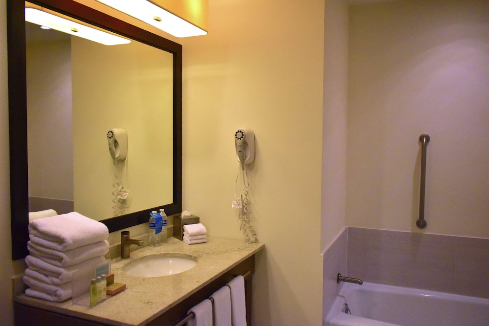 Hampton Inn by Hilton Ciudad del Carmen Campeche 12/50