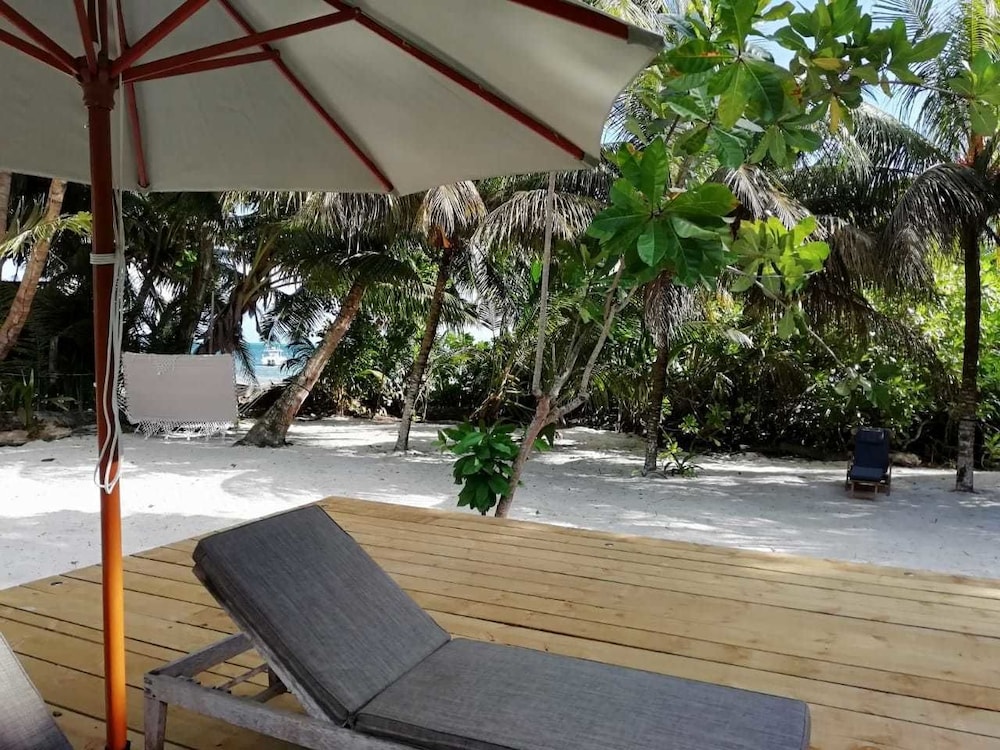 Bliss Praslin Seychelles 60/68