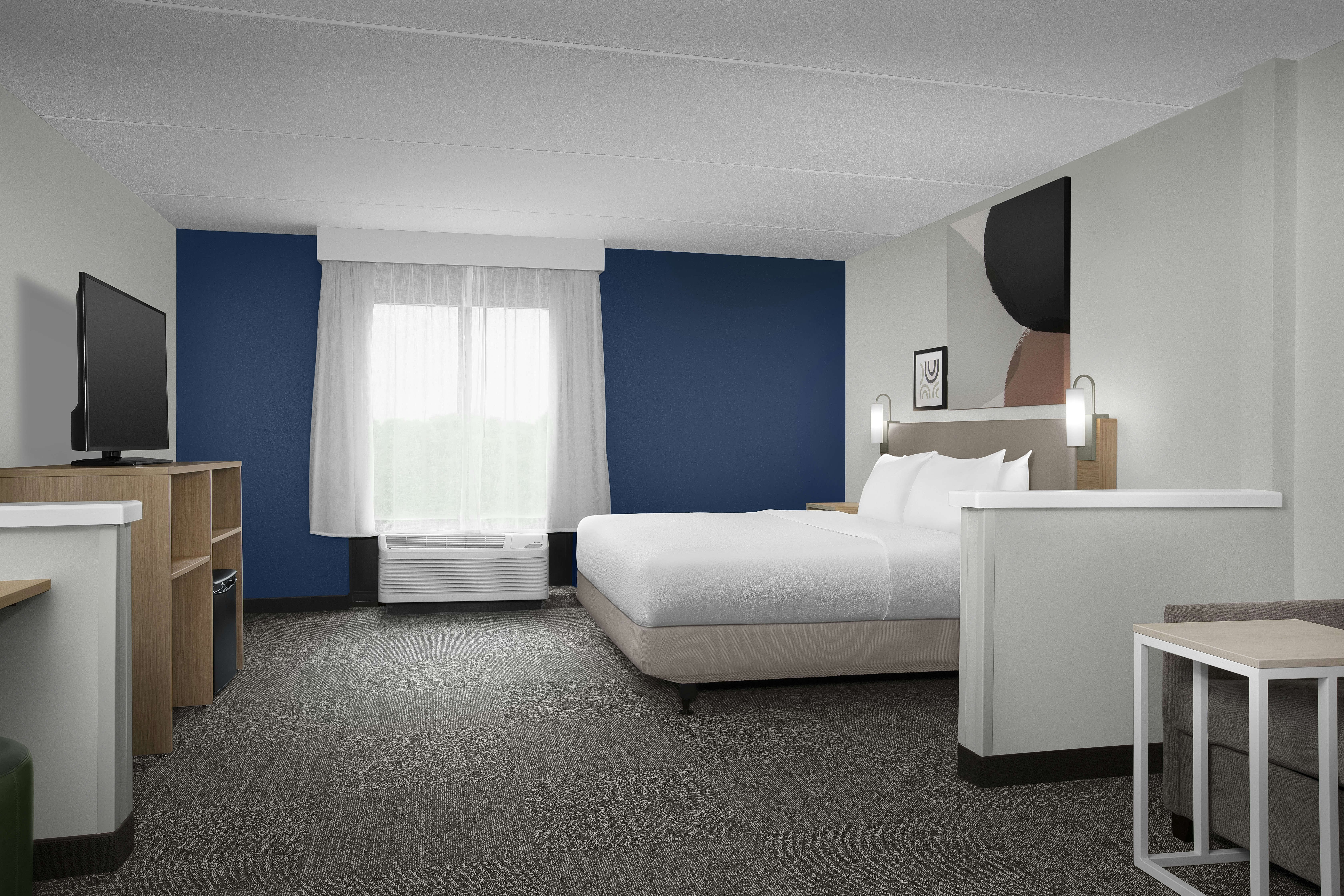 غرفة بسرير كينج مع أريكة، Spark by Hilton San Antonio Airport 2/4